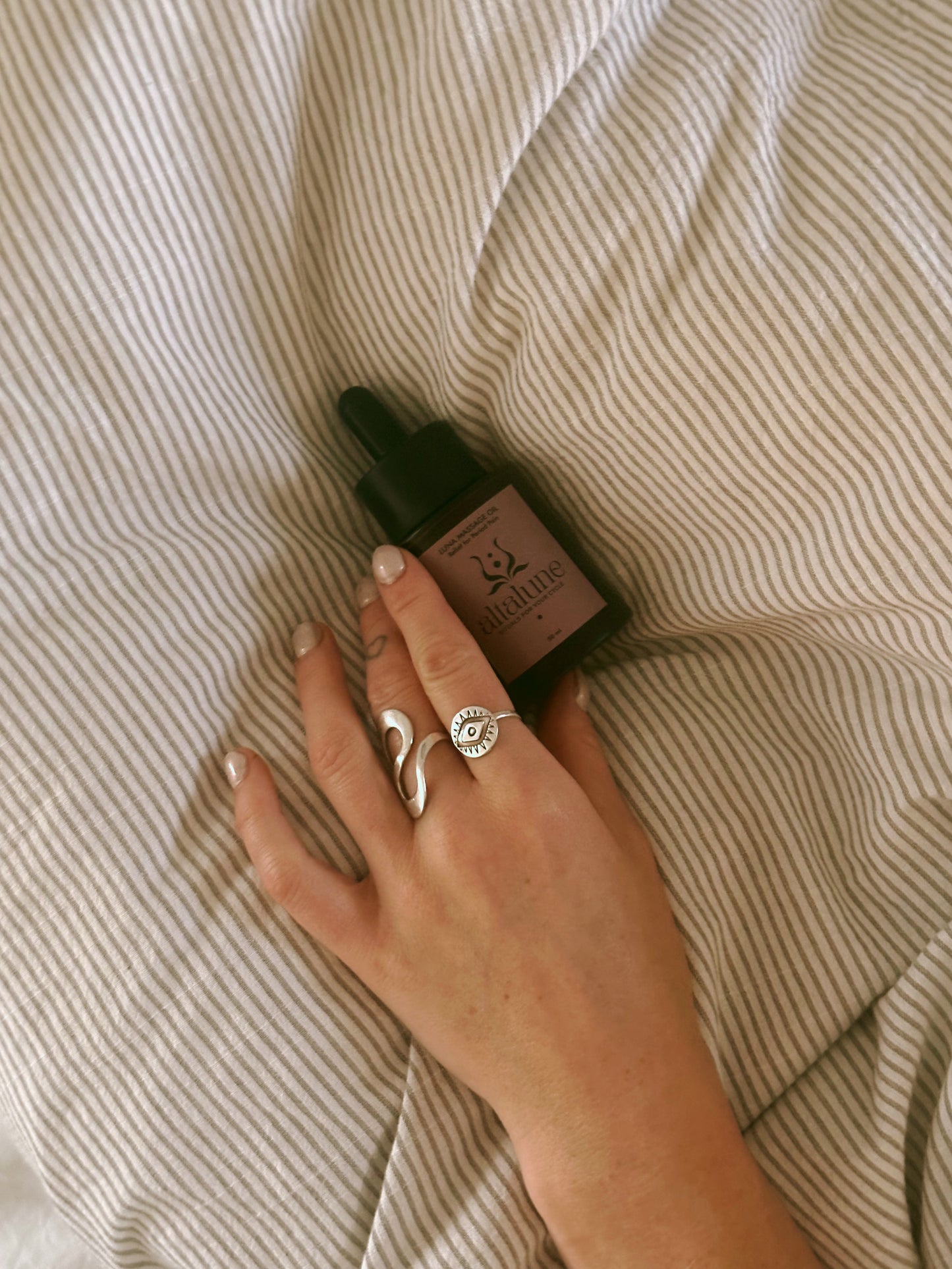 Period Cramp Relief Oil • Luna Oil
